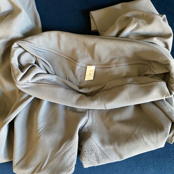 Lululemon Align 28 inch - Picture 2 of 3